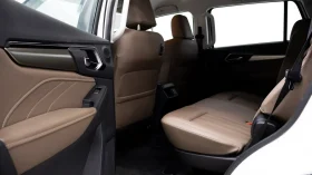 MUX 7 Seat 3.0 AT 190hp  4X4